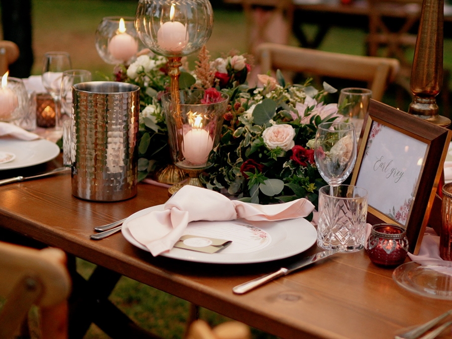 Rustic table decor using natures forest findings - Today's Bride